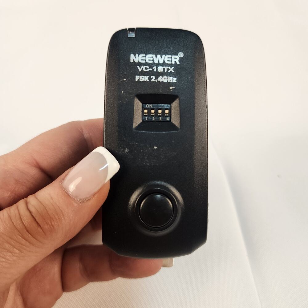 Neewer VC-1BTX 2.4GHz Wireless Flash Trigger Transmitter FSK for Photography